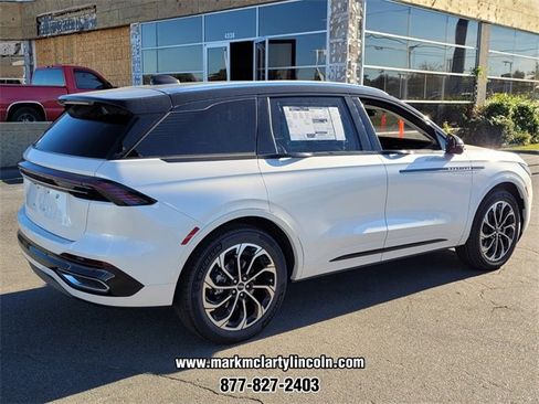 New 2026 Lincoln Nautilus Reserve image 3