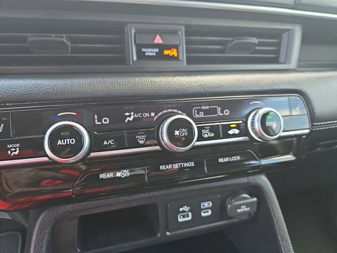 Used 2025 Honda Pilot EX-L image 23