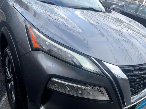 Used 2023 Nissan Rogue SV image 32