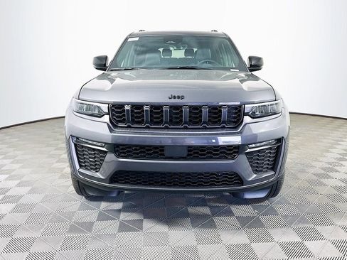New 2026 Jeep Grand Cherokee L Limited w/ Limited Altitude Package AWD/4WD image 4