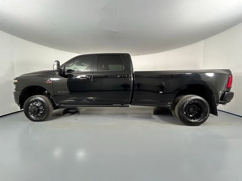 Used 2025 RAM 3500 Laramie AWD/4WD image 4