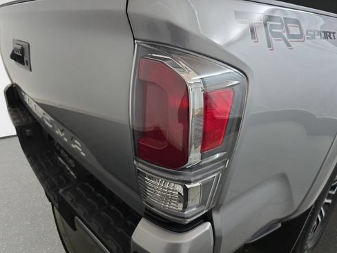 Used 2020 Toyota Tacoma 2WD Double Cab image 33