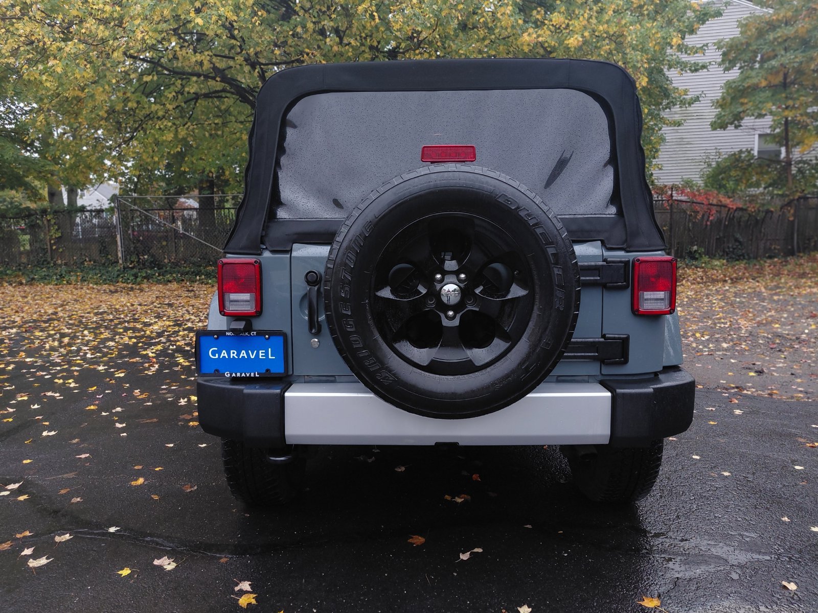 Used 2015 Jeep Wrangler Unlimited Sahara w/ Connectivity Group AWD/4WD image 25