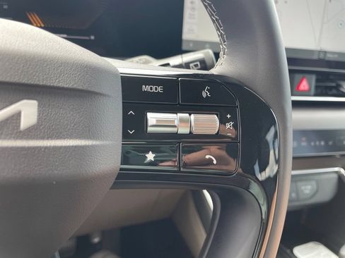 New 2027 Kia Carnival EX FWD image 26