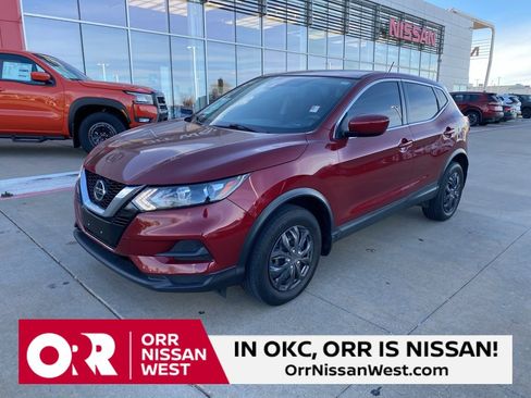 Used 2020 Nissan Rogue Sport S image 1