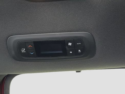 Used 2019 Chrysler Pacifica Limited w/ Advanced Safetytec Group FWD image 24