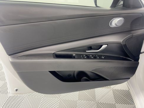 Used 2024 Hyundai Elantra SEL image 13