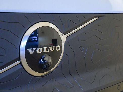 New 2026 Volvo EX30 Cross Country Ultra w/ Protection Package Premier image 8