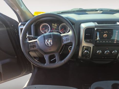 Used 2019 RAM 1500 Classic SLT AWD/4WD image 10