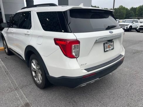 Used 2024 Ford Explorer XLT w/ Equipment Group 202A RWD image 5
