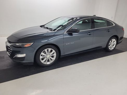 Used 2020 Chevrolet Malibu LT FWD image 2
