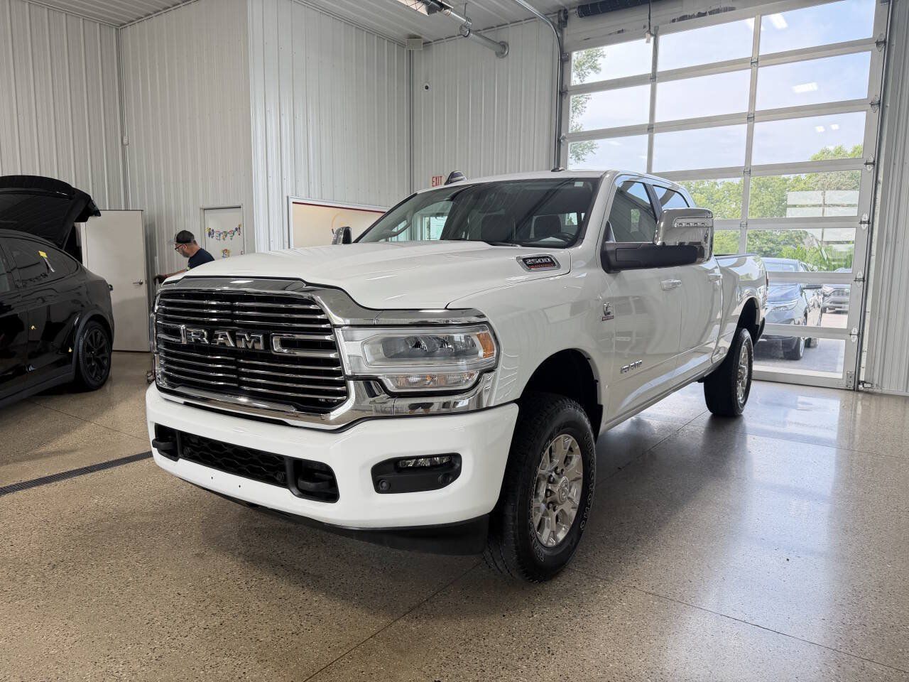 Used 2024 RAM 2500 Laramie w/ Safety Group AWD/4WD image 2