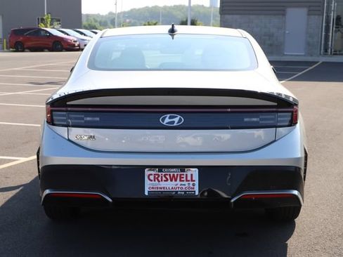 Used 2025 Hyundai Sonata SEL FWD image 5