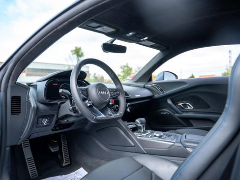 Used 2023 Audi R8 V10 performance image 2