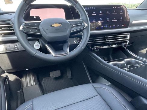 New 2026 Chevrolet Traverse LT w/ Enhanced Driving Package FWD image 9