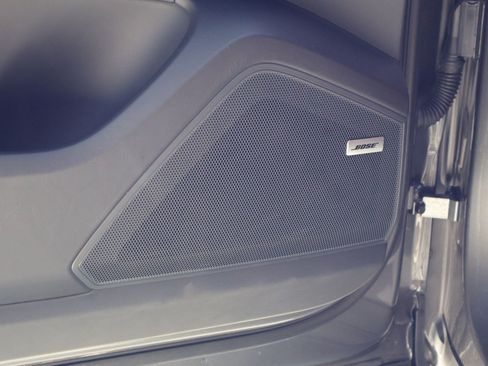 Certified 2025 Porsche Cayenne AWD/4WD image 13