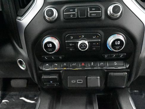 Used 2020 GMC Sierra 1500 SLT w/ SLT Premium Plus Package AWD/4WD image 16