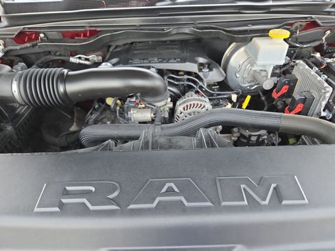 Used 2019 RAM 1500 Laramie AWD/4WD image 17