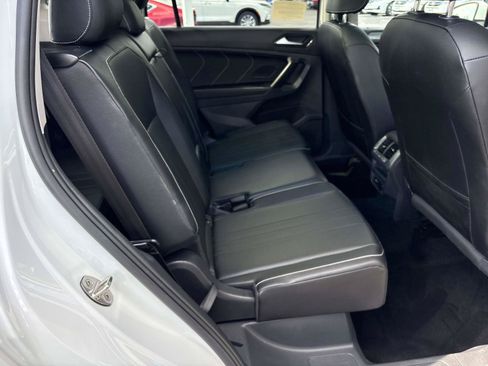 Used 2022 Volkswagen Tiguan SE FWD image 19