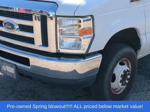 Used 2017 Ford E-350 and Econoline 350 Super Duty w/ Power Windows & Locks Group RWD image 8