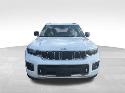 Used 2023 Jeep Grand Cherokee Overland AWD/4WD image 3