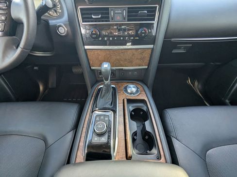 Used 2023 Nissan Armada SL w/ Captain's Chairs Package image 19