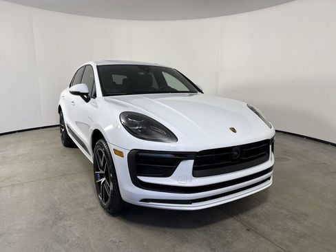 New 2026 Porsche Macan AWD/4WD image 9