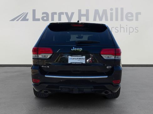 Used 2017 Jeep Grand Cherokee Overland w/ Jeep Active Safety Group AWD/4WD image 4