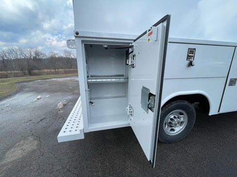 New 2026 Chevrolet Express 3500 w/ Power Convenience Package image 19