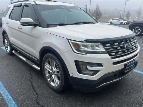 Used 2017 Ford Explorer Limited w/ Equipment Group 301A image 2