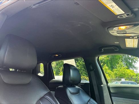 Used 2025 Jeep Compass Latitude AWD/4WD image 23