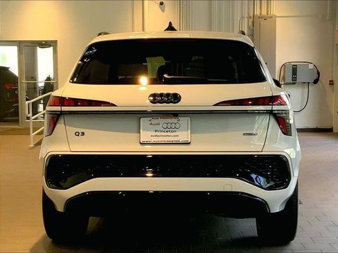 New 2026 Audi Q3 quattro 2.0T AWD/4WD image 2