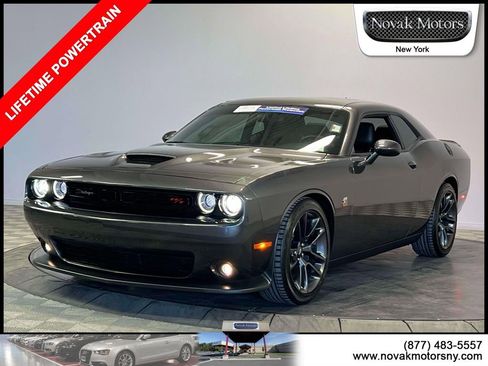 Used 2022 Dodge Challenger R/T Scat Pack w/ Plus Package RWD image 4