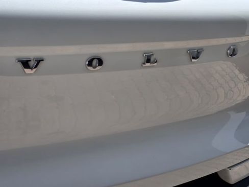 Certified 2023 Volvo XC40 B4 Plus w/ Protection Package Premier image 9