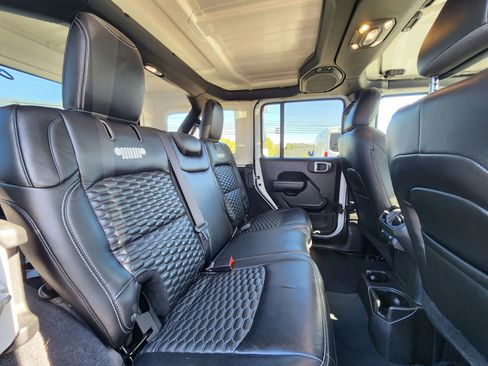 Used 2022 Jeep Wrangler Unlimited Sport image 45