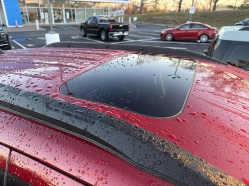 Used 2021 Ford EcoSport SE w/ SE Convenience Package image 3