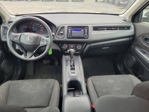 Used 2019 Honda HR-V LX image 12