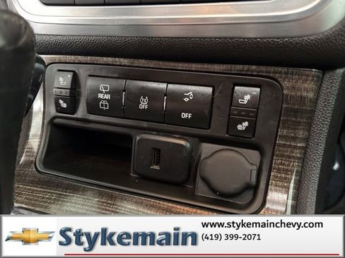 Used 2017 GMC Acadia Limited SLT AWD/4WD image 4