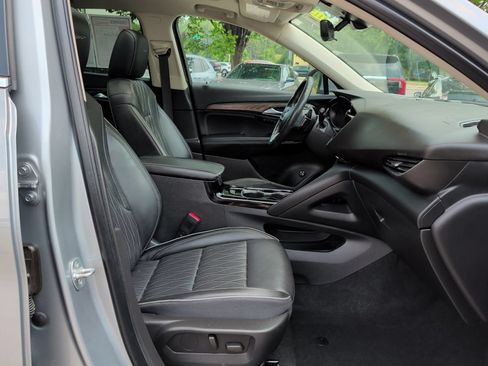 Used 2023 Buick Envision Avenir AWD/4WD image 37