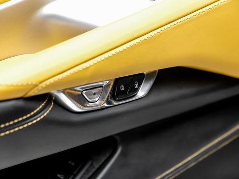 Used 2021 Chevrolet Corvette Stingray Premium Cpe w/ Engine Appearance Package RWD image 53