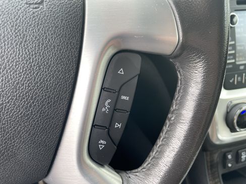 Used 2015 GMC Acadia SLT w/ Technology Package AWD/4WD image 16