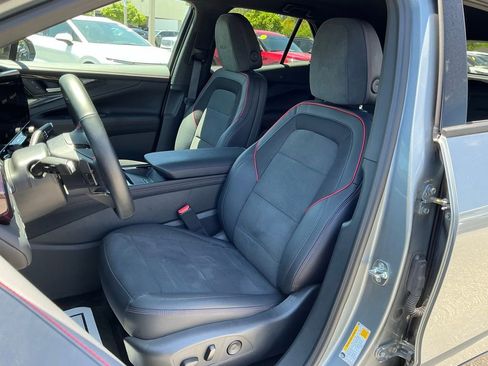 Used 2025 Chevrolet Blazer EV RS AWD/4WD image 28