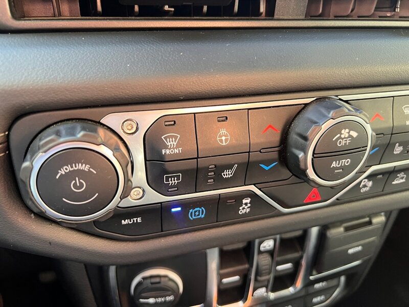 Used 2024 Jeep Wrangler Unlimited Rubicon 4xe AWD/4WD image 34