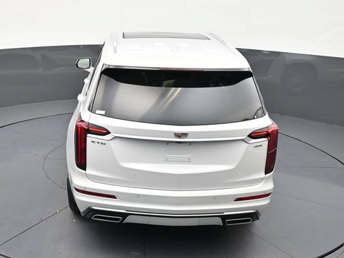 Used 2025 Cadillac XT6 Premium Luxury w/ LPO, Floor Liner Package FWD image 16