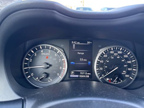 Used 2019 INFINITI Q50 Luxe w/ Essential Package (3.0T Luxe) image 18