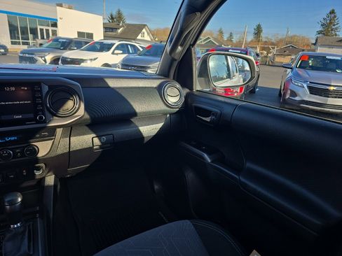 Certified 2023 Toyota Tacoma TRD Off-Road image 20