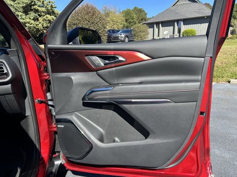 Used 2024 Chevrolet Traverse RS w/ LPO, Floor Liner Package image 65