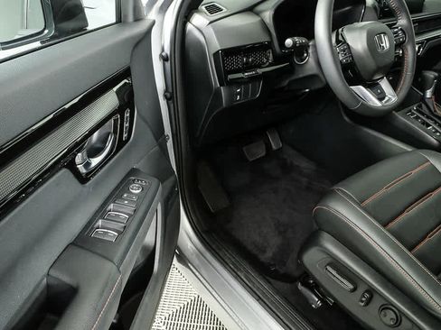 Used 2024 Honda CR-V Sport Touring image 8
