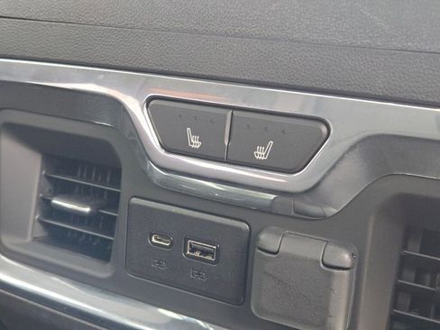 Used 2023 GMC Sierra 3500 AT4 w/ AT4 Preferred Package AWD/4WD image 10