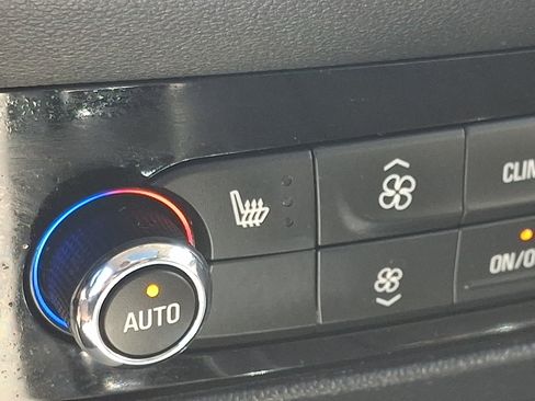 Used 2023 Buick Enclave Essence w/ Experience Buick Package AWD/4WD image 24